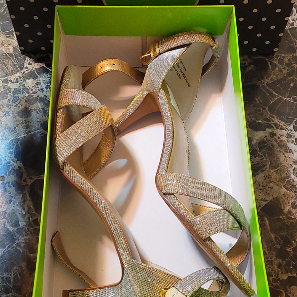 Kelly & Katie used womens shoes size 10